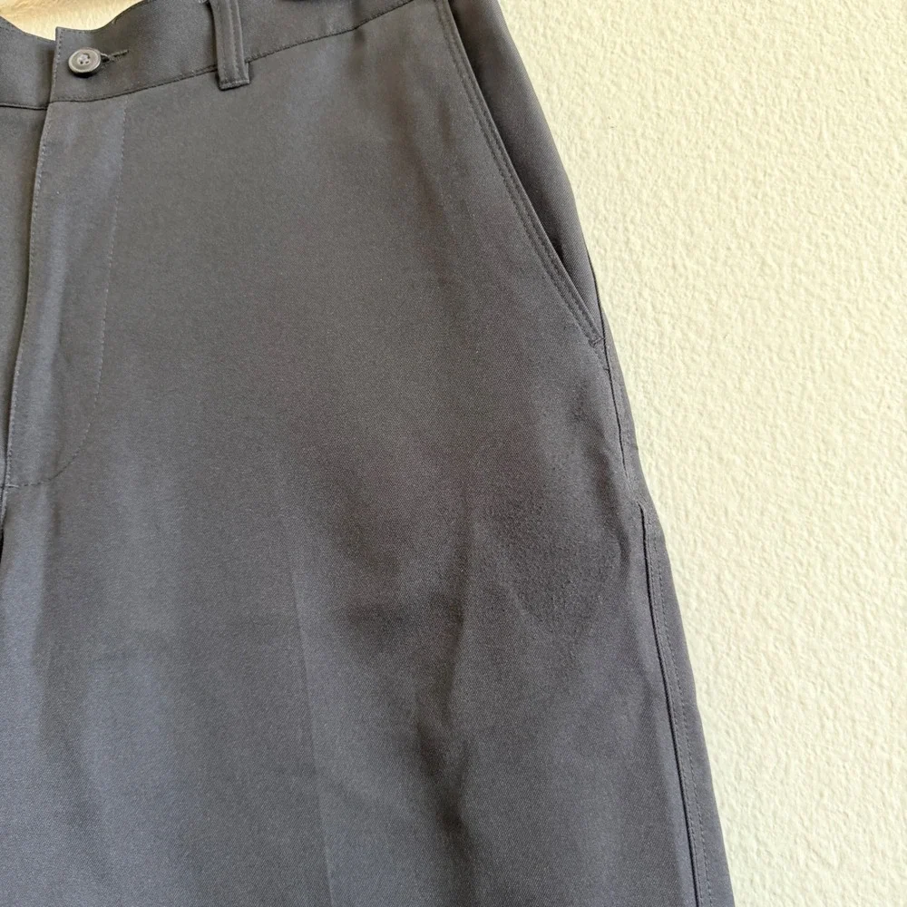 2UNDR Mens Golf Shorts Black Size 32 Performance Flat Front Polyester SR2282